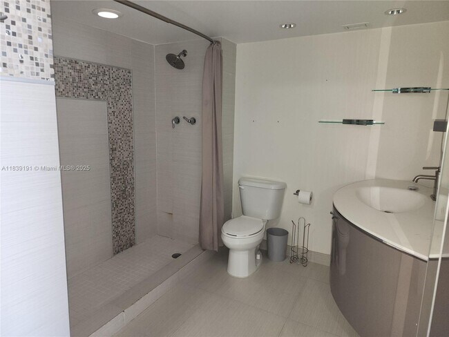 Building Photo - 11930 N Bayshore Dr