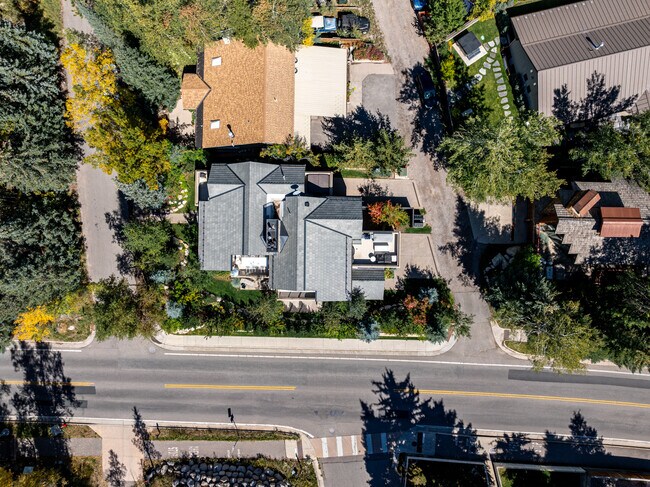 Building Photo - 1154 E Cooper Ave