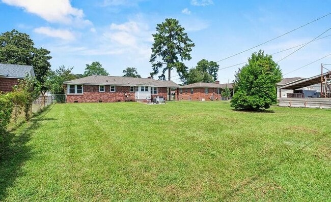 Building Photo - Furnished Mid Term Rental