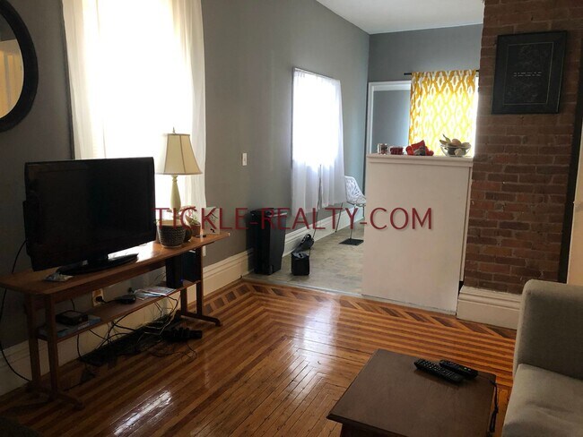 Building Photo - 300 Meigs St