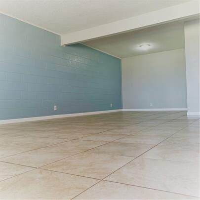 Building Photo - 3919 Englewood Cir