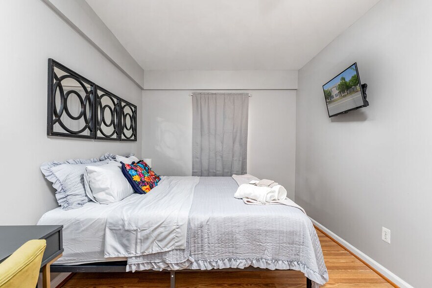 Building Photo - 915 Lafayette Blvd