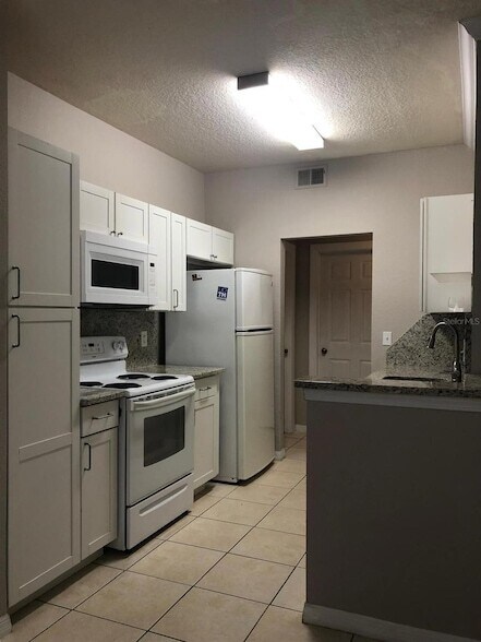 Building Photo - 2632 Robert Trent Jones Dr