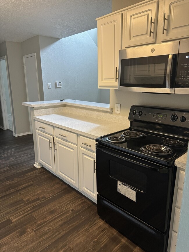 Building Photo - 5988 Westcreek Dr