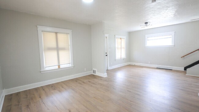Building Photo - 3440 E 145th St