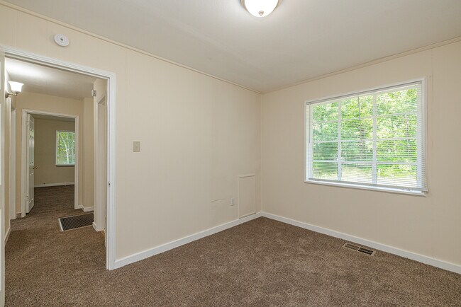 Building Photo - Oak Forest