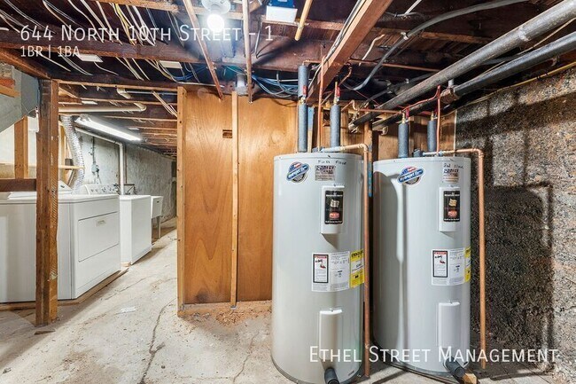 Building Photo - 644 N 10th St