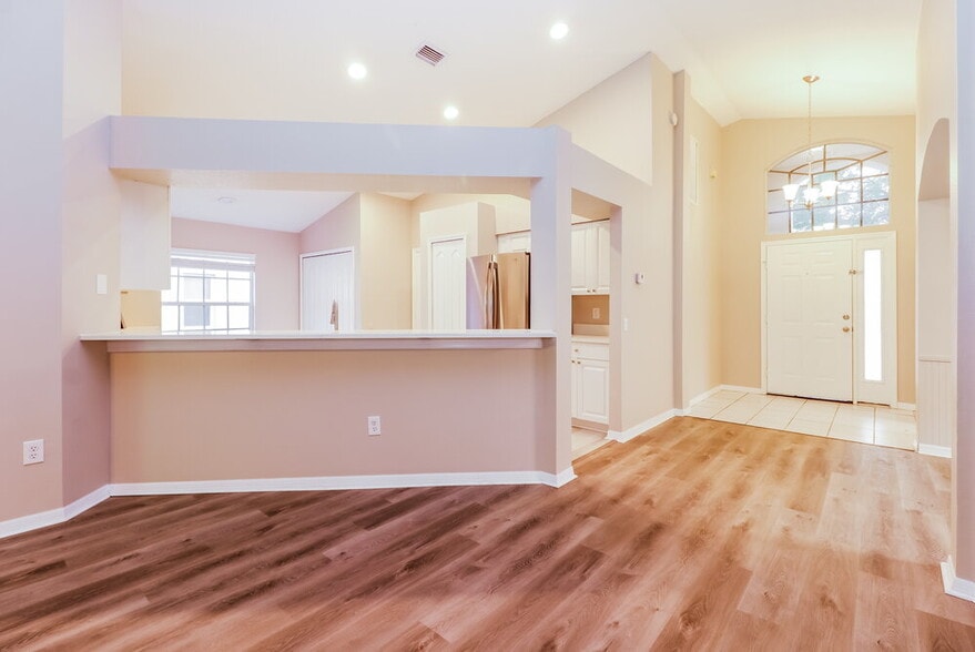 Building Photo - 29611 Birds Eye Dr