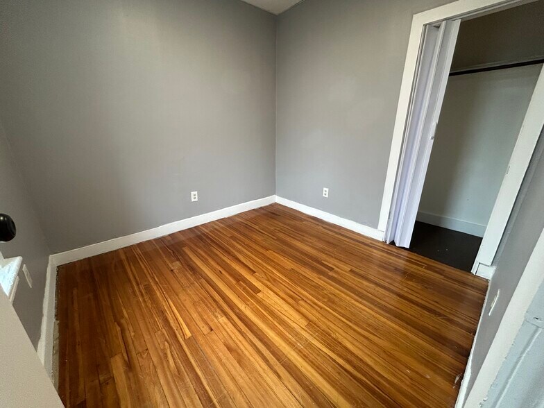 Building Photo - 84 Vliet St