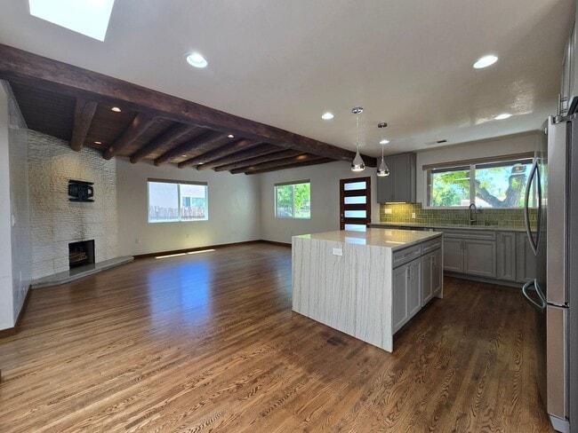 Building Photo - 127 Sereno Dr