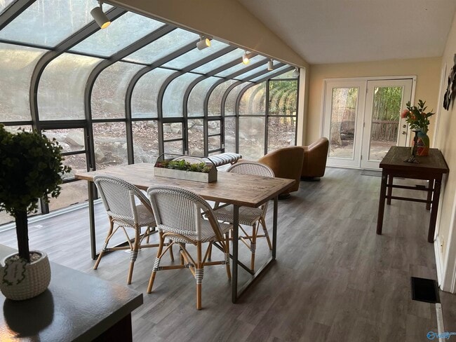 Building Photo - 701 Fagan Springs Dr SE