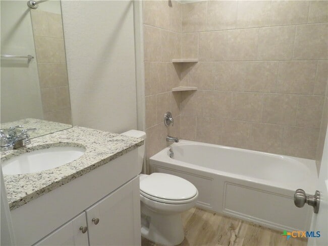 Building Photo - 554 Blue Stem Rd