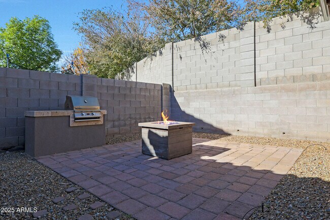Building Photo - 27194 N Skipping Rock Rd