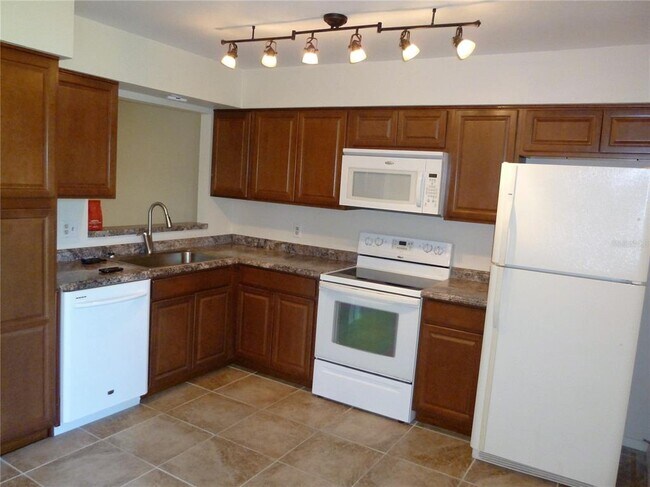 Building Photo - 2872 Wareham Ct