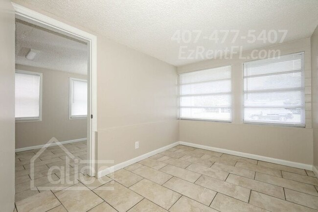 Building Photo - 5604 Cortez Dr