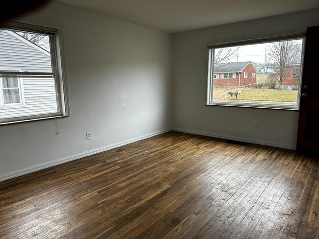 Building Photo - 9070 Lew Wallace Dr