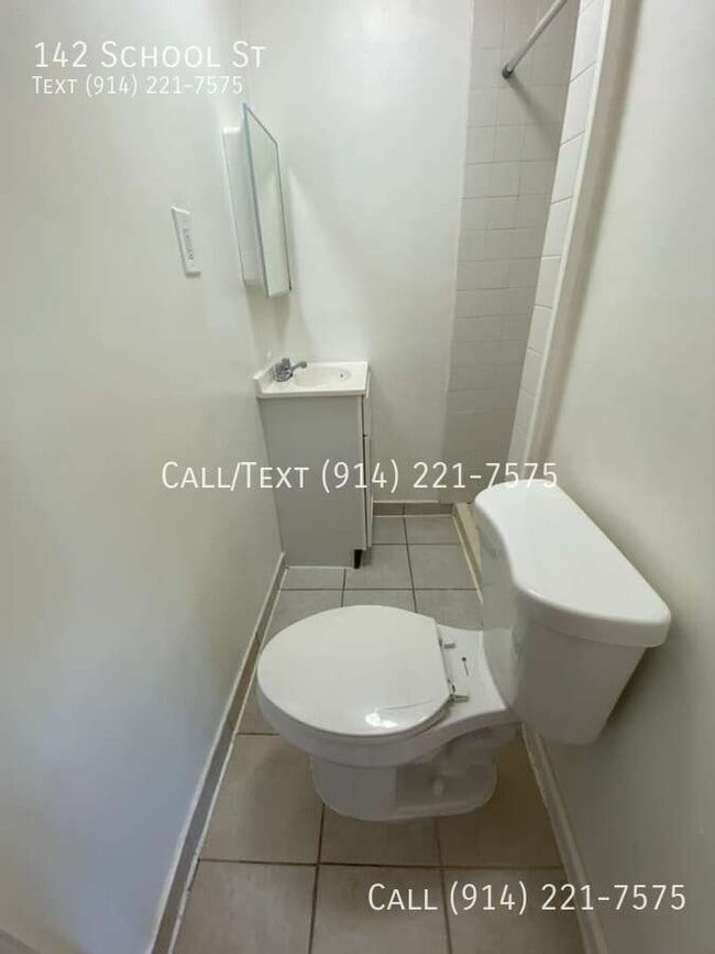 Building Photo - 142 School St