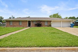 Building Photo - 905 N Johnson Ave