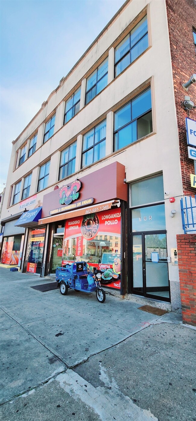 Primary Photo - 795 Main Ave