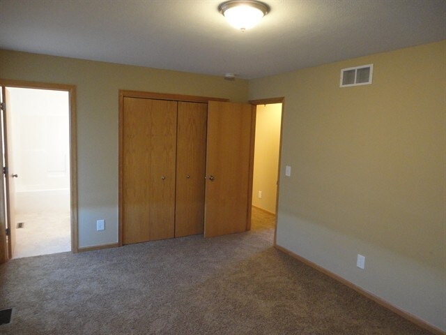 Building Photo - 15042 Rockdale Rd