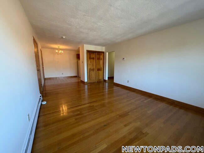 Building Photo - 282 Grove St