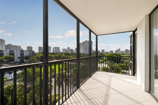 Building Photo - 3375 N Country Club Dr