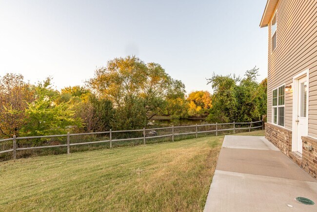 Building Photo - 3 Bed | 2.5 Bath in Broken Arrow!