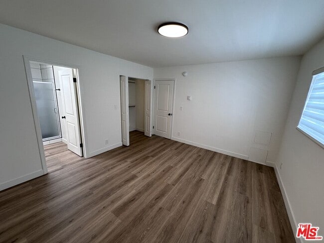 Building Photo - 314 S Clark Dr