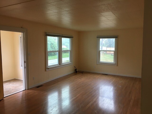 Building Photo - 727 Marine Dr