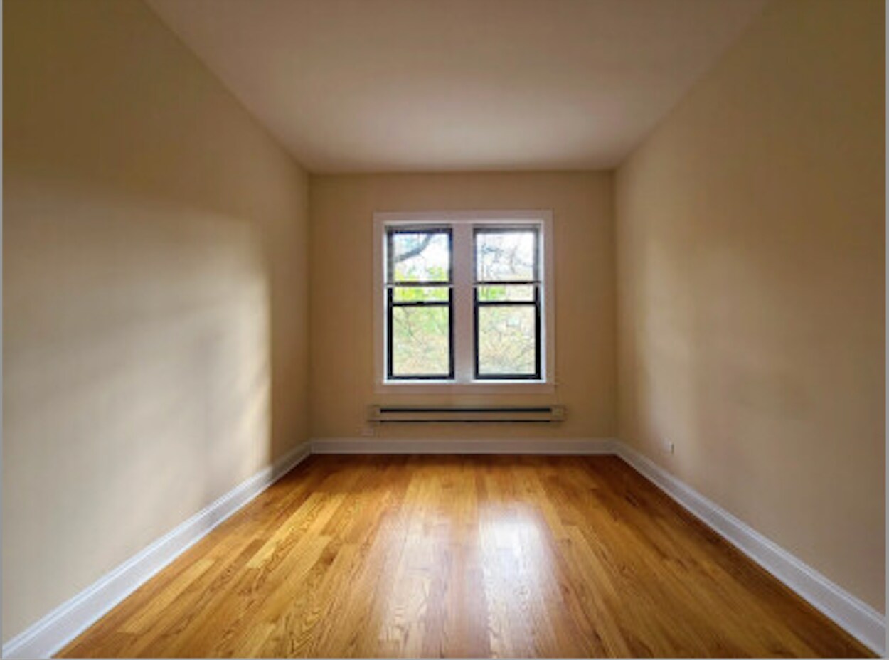 Building Photo - 3755 N Pine Grove Ave