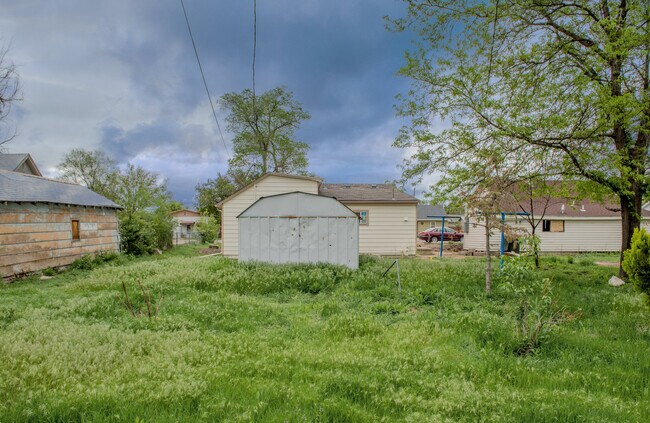 Building Photo - 311 N 10th Ave