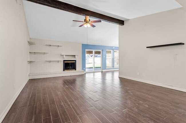 Building Photo - 13650 Cherrydown St