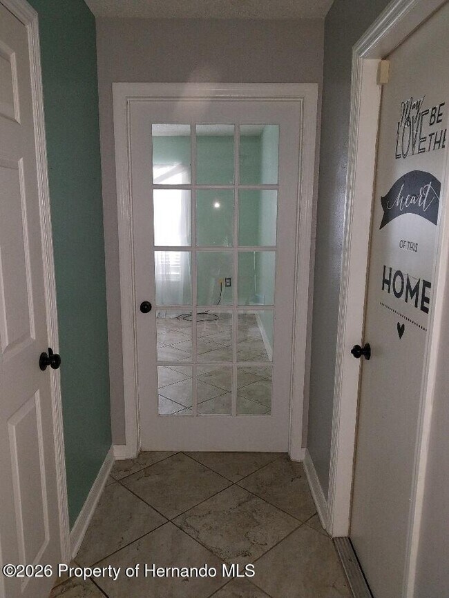 Building Photo - 6289 Freeport Dr