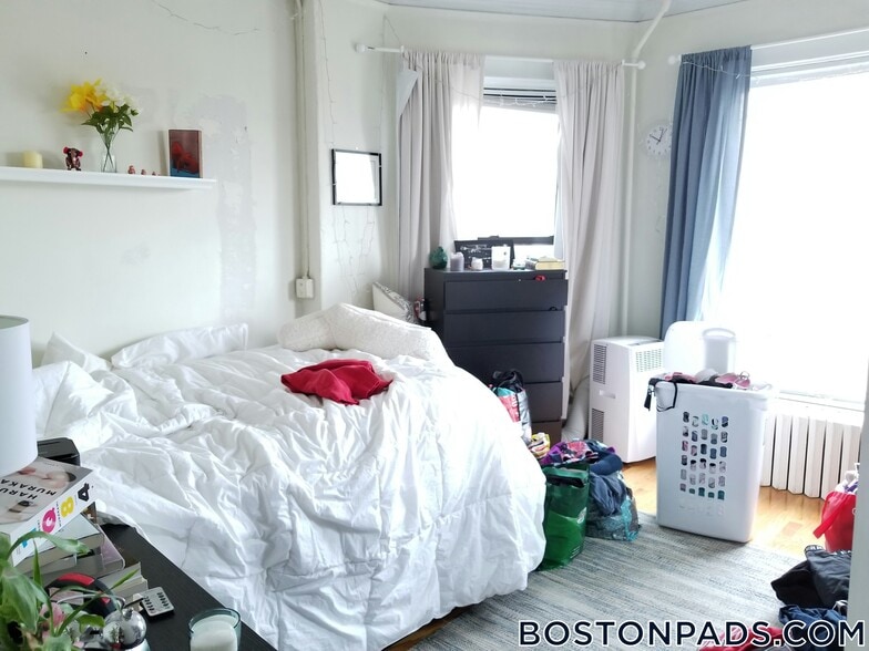 Building Photo - 43 Bay State Rd