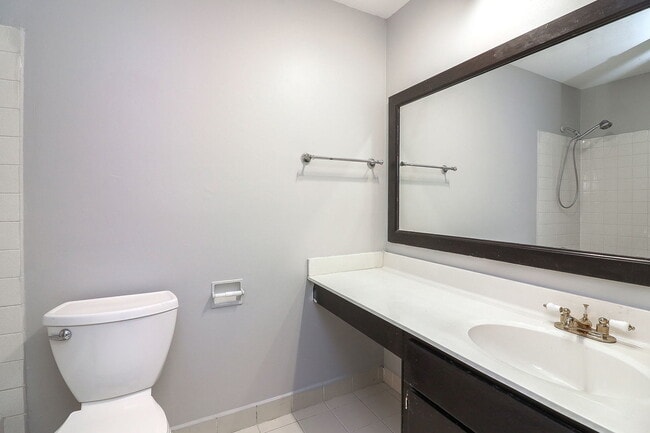 Building Photo - 1782 Gloucester Ct