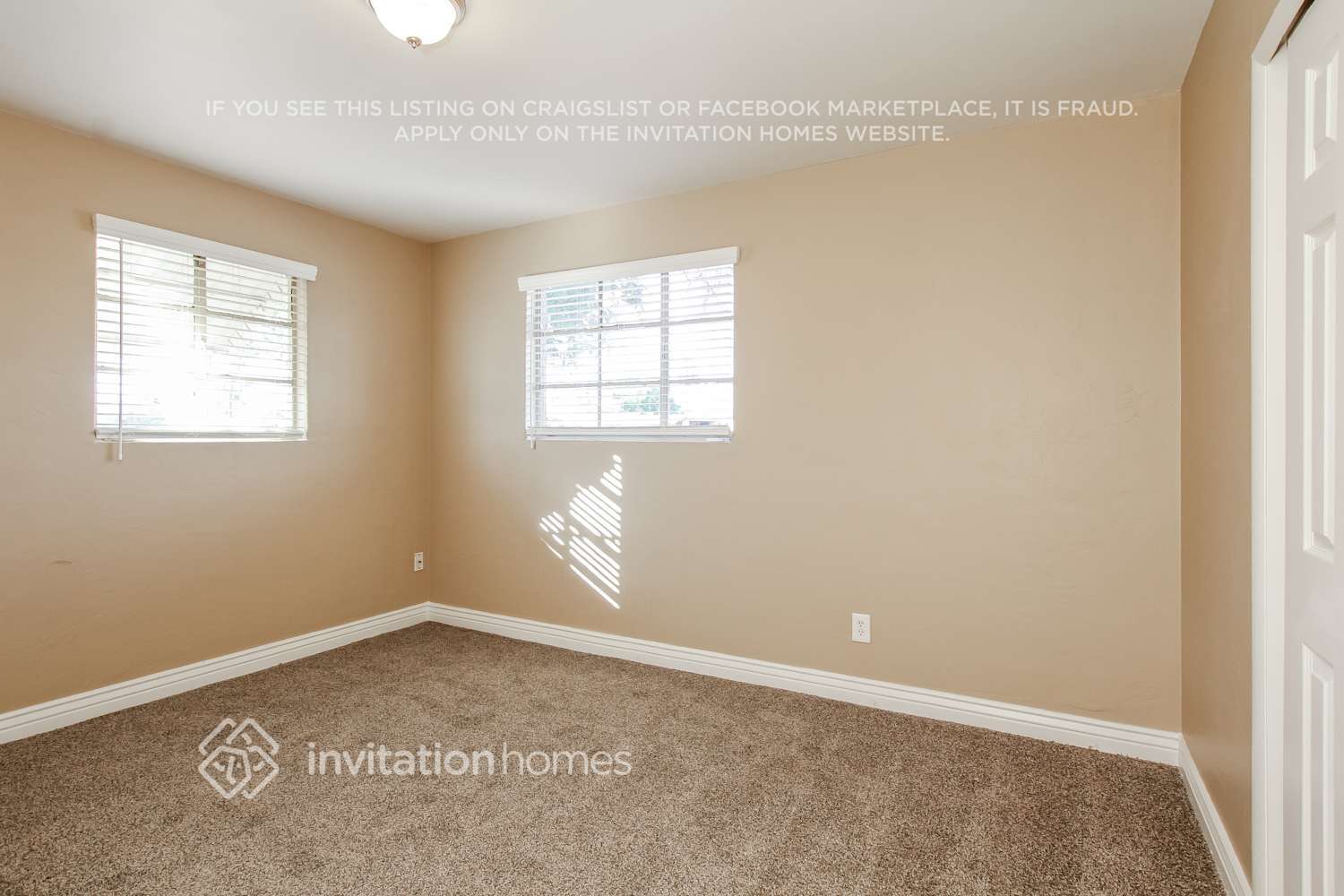 Building Photo - 3231 E Granada Rd