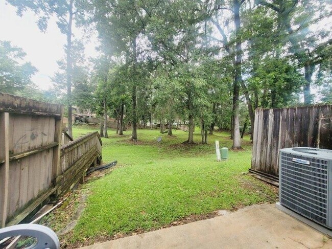 Building Photo - 1119 Ocala Rd