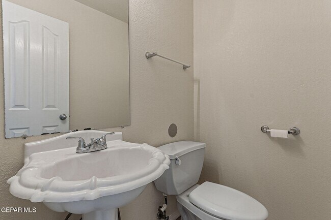 Building Photo - 6377 Franklin Ridge Dr