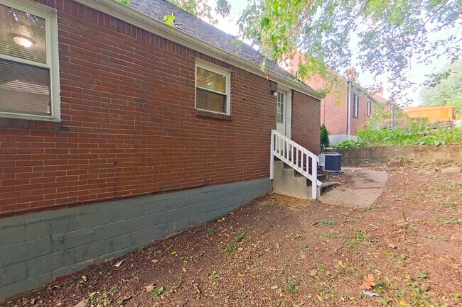 Building Photo - 3541 York St