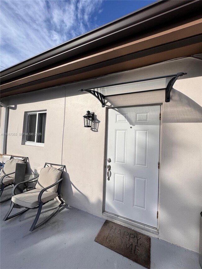 Building Photo - 1540 NE 118th St