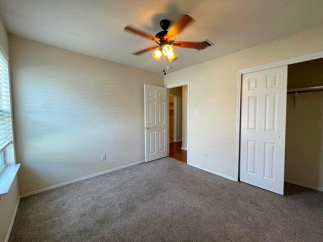 Building Photo - 17500 Dashwood Creek Dr