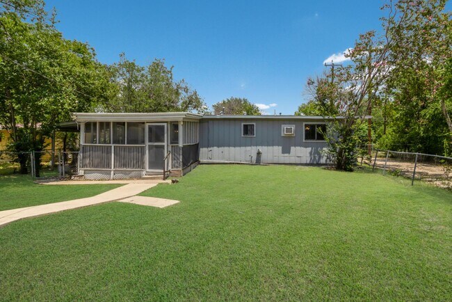 Building Photo - 2307 Gunsmoke St