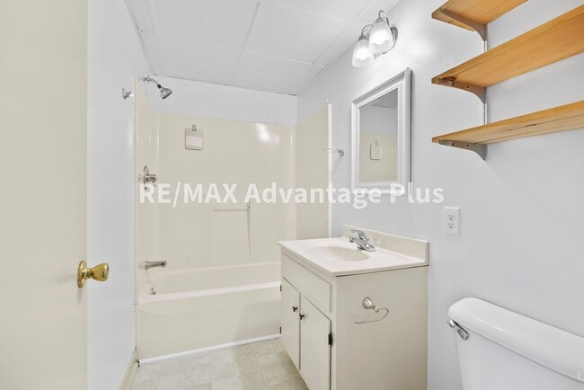 Building Photo - 3 Bedroom 2 Bath in Farmville!