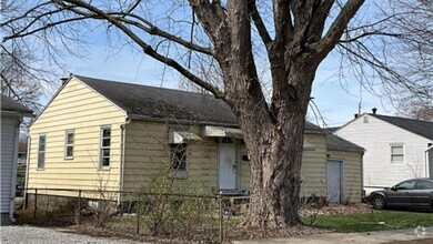 Building Photo - 2 Bedroom Home