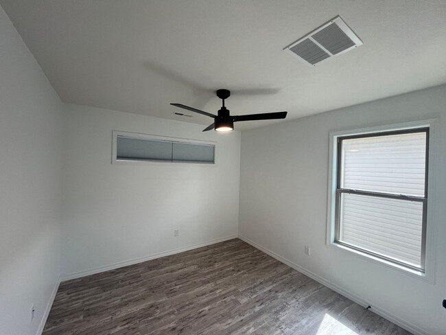 Building Photo - Brand New Home for Rent in Spingfield!