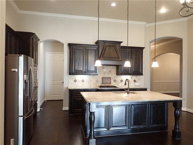 Building Photo - 409 Silver Trail