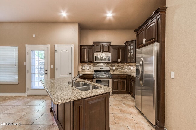 Building Photo - 3654 Almond Beach Dr