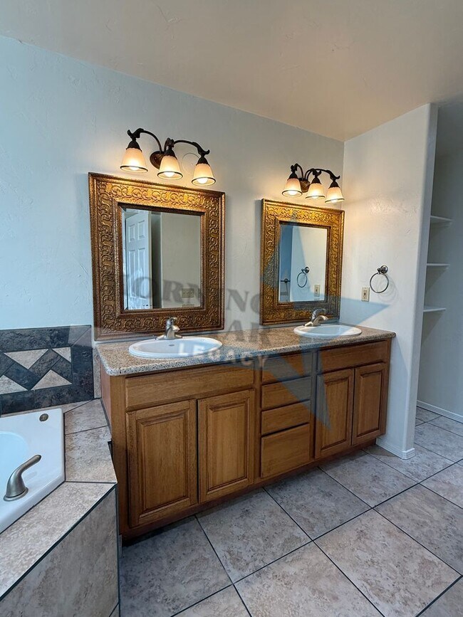 Building Photo - 4 bedroom, 4 bath house - Must see landscaping!