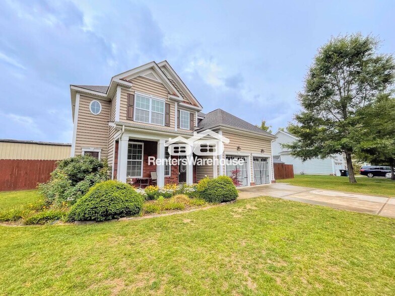 Building Photo - 2425 Brush Creek Ln