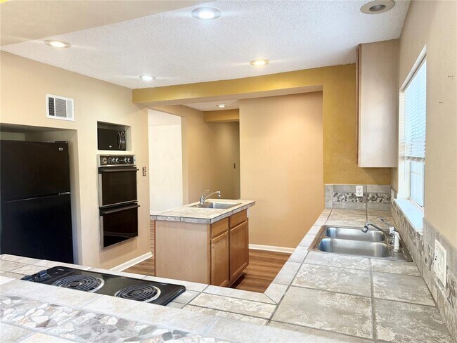 Building Photo - 12717 Burson Dr